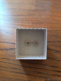 Náušnice s chirurgicke oceli