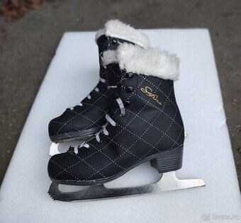 Dívčí brusle velikost 35