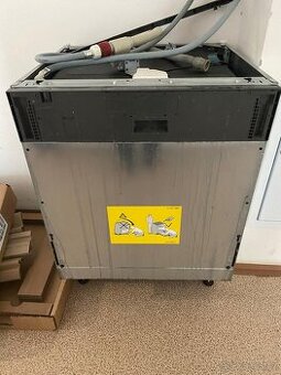 Myčka z IKEA SKINANDE