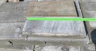 Zahradní obrubník 50 cm na 25 cm