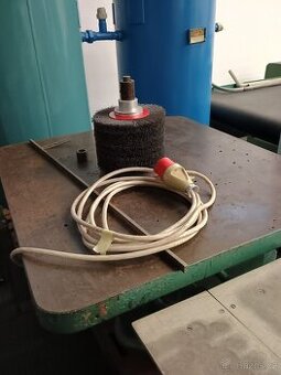 Spodní frézka / bruska