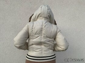 Dámská zimní bunda s kapucí - 1