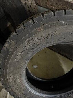 Pneu 215/75R22,5