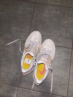 Běžecké boty Nike Air Zoom Pegasus 39 Dámské vel. 39