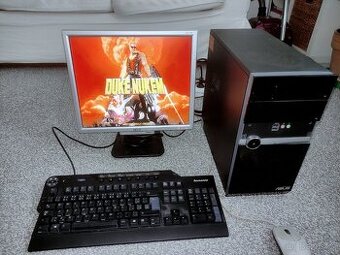 PC sestava se systémem Windows XP, dobrý stav