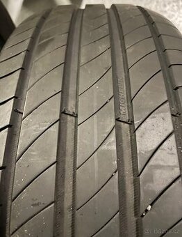 Sada 4ks letni pneu Michelin 215/60/17 85%