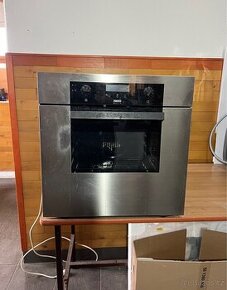 Vestavena trouba Zanussi
