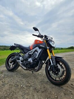 Yamaha mt09 - 1