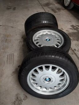 Na prodej sada kol s letní pneu na BMW Dunlop 225/55 R16