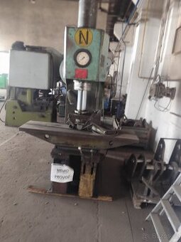 Hydraulicky lis
