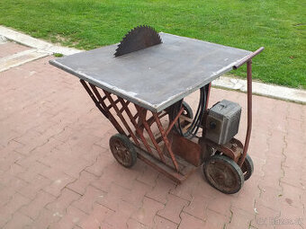 Cirkulárka pila s kolébkou BEZ MOTORU