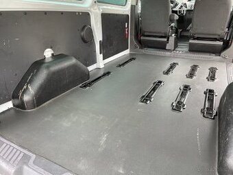 Koupím druhou nebo třetí řadu sedaček do Ford Custom