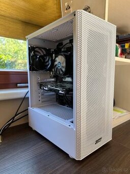 Herní PC Ryzen 3 2200G RX 580 8GB
