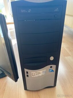 PC- sada s monitorem