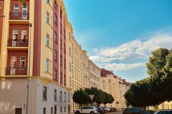Pronájem - elegantní byt 2+kk (55 m²) u Grébovky Vršovice