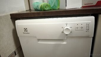 Electrolux myčka 45cm