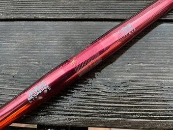 Řídítka Kore 580mm neseříznutá červený elox MTB retro