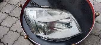 Pravý přední světlomet Peugeot partner 2005