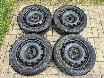 4x plechové disky 5x100 R15, zimní pneu cca 70%