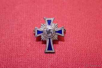 Mutterkreuz na klopu 