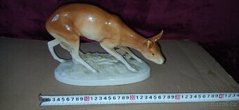 Porcelánová srna, zn. Royal Dux