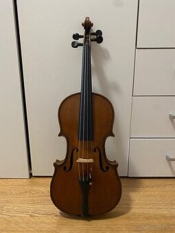 Starší housle s etiketou Stradivarius + pouzdro a smyčec