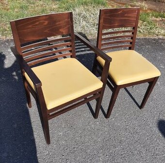 45x zidle do restaurace kavarny z masivu