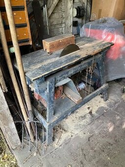 Kotoučová pila ( cirkulárka ) a hoblovka ( srovnávačka )