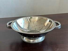 Nerezová mísa s ušima
