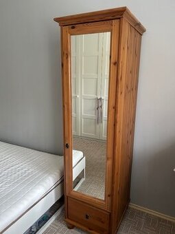 Skříň se zrcadlem  - Ikea