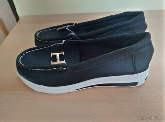 Nové dámské boty, délka podrážky 26 cm