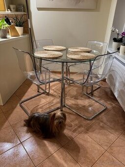 Kuchyňský skleněný stůl s židlemi - 1