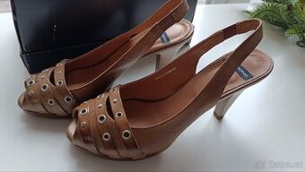 Dámské sandálky na podpatku Vagabond vel.40, hnědá