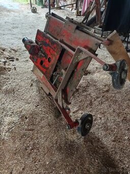 Prodám mulčovač tovární výroby za MF 70