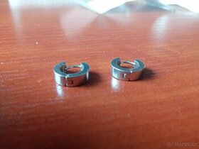 Náušnice z chirurgické oceli