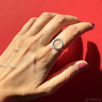 Stříbrný (Ag) prstýnek kruh života, vel. 54, sleva 50 %.