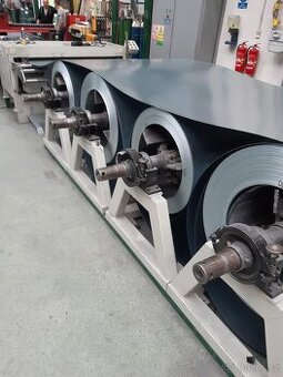 Stojan se středem pro svitek k odvíjecímu stroji (8149)