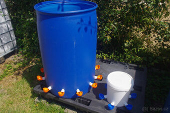 Napáječky pro drůbež a mláďata