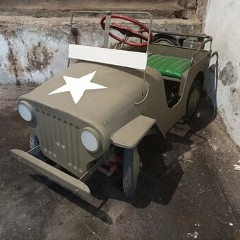 Staré šlapací autíčko