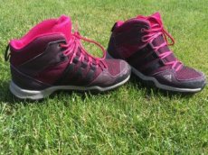 Adidas kotníčkové boty - vínovo růžové - 1