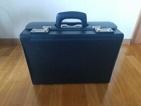 Kufr s kodovacimi zámky - 1