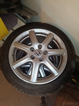 5x114,3 225/45/17 Honda Civic 8g kola s letní pneu