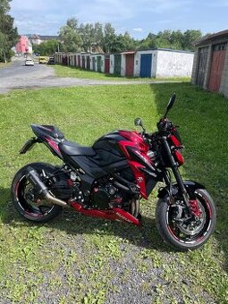 Suzuki gsxs 750