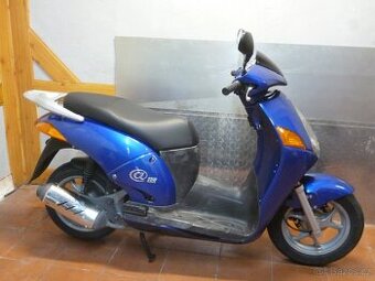 Honda NES 150 @. rok 2002. Najeto 39470km.