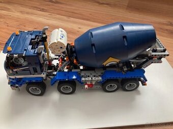 Lego technic domíchávač