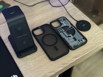 Prodám příslušenství k iPhonu 15