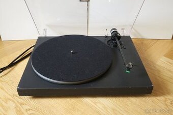 Gramofon Pro-Ject P1
