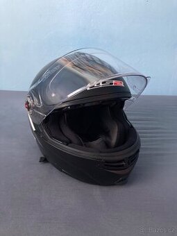 Helma na motorku LS2