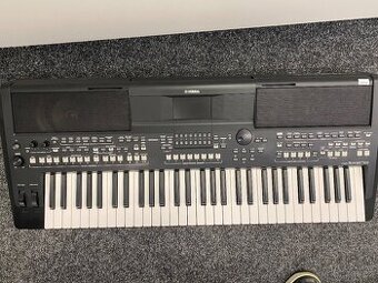 Yamaha PSR SX600