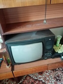 Barevný televizor Tesla Rubín